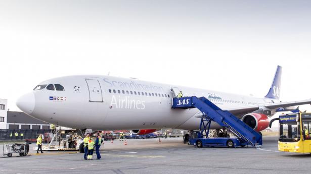 Flyselskabet SAS, som den danske stat ejer ca. 20 pct. af, er i øjeblikket i krise og mangler milliarder i frisk kapital. Tirsdag annoncerede den svenske stat, der også ejer ca. 20 pct., at man ikke vil skyde flere penge i selskabet. Arkivfoto: Mads Claus Rasmussen/Ritzau Scanpix