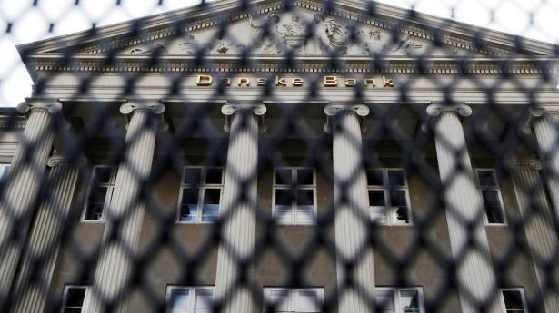 Voxmeter-måling lavet samme dag som den seneste skandale omkring Danske Bank blev afsløret, viser at 55 pct. af danskerne "aldrig kunne drømme om at blive kunde" i banken. Arkivfoto: Staff/Reuters/Ritzau Scanpix