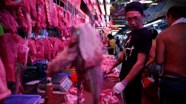 Priserne på svinekød falder kraftigt i Kina, viser friske inflationstal. Arkivfoto: James Pomfret/Reuters/Ritzau Scanpix