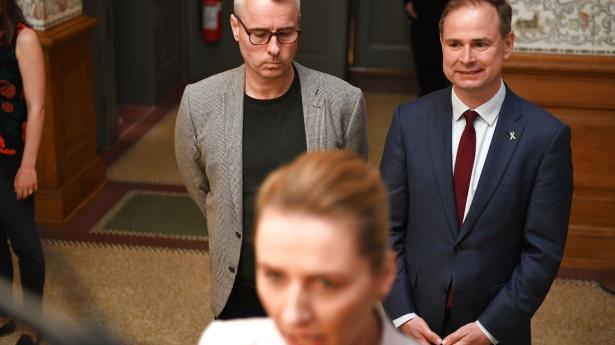 Henrik Sass Larsen sammen med Nicolai Wammen og Mette Frrederiksen ved regeringsforhandlinger i juni 2019. Arkivfoto: Mads Claus Rasmussen/Ritzau Scanpix