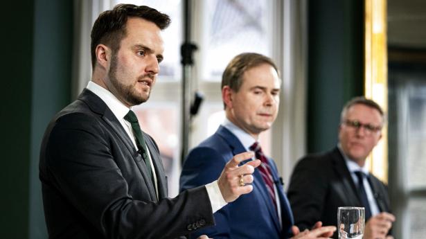 Regeringen har meldt ud, at de ønsker at hæve aktieindkomstbeskatningen fra 42 pct. til 45 pct. Her erhvervsminister Simon Kollerup (S), finansminister Nicolai Wammen (S) og skatteminister Morten Bødskov (S). Arkivfoto: Ida Guldbæk Arentsen/Ritzau Scanpix