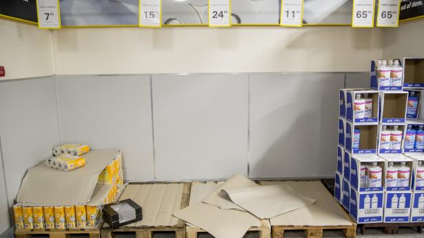 Tomme paller hos Netto i Ringsted onsdag aften. Foto: Mads Claus Rasmussen/Ritzau Scanpix