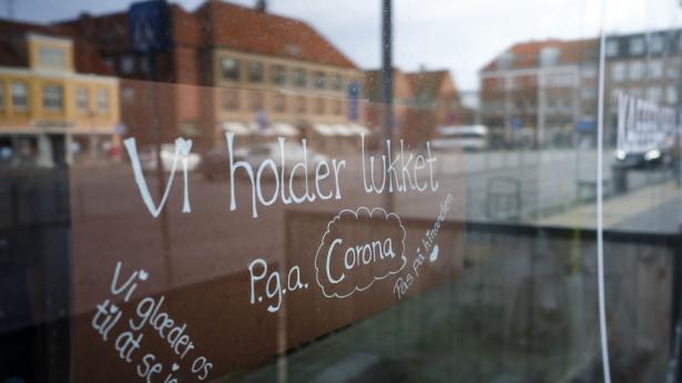 Truede restauranter og frisører kan juble over regeringens hjælpepakker, mens fremtidens virksomheder ikke kan få støtte. Foto: Pelle Rink/Ritzau Scanpix