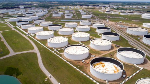 USA's olielagre er overfyldte. Her fra Cushing, Oklahoma, der er centrum for oliebranchen. Foto: Dronebase Dronebase/Reuters/Ritzau Scanpix