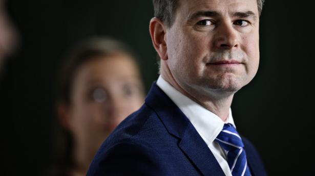 Finansminister Nicolai Wammen (S) har alligevel ikke haft brug for mange af de milliarder, som staten har lånt i år, og derfor kan han betale et stort milliardbeløb af på coronagælden næste år, vurderer flere banker. Arkivfoto Philip Davali/Ritzau Scanpix