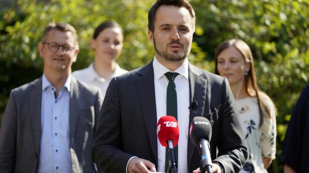 Erhvervsminister Simon Kollerup forhandler i øjeblikket om nye hjælpepakker. Arkivfoto: Liselotte Sabroe/Ritzau Scanpix