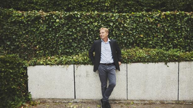 Danicas investeringsdirektør, Poul Kobberup, mener, at der er god grund til at bryde branchens risikorammer for de yngste kunder. Arkivfoto: Jonas Pryner Andersen