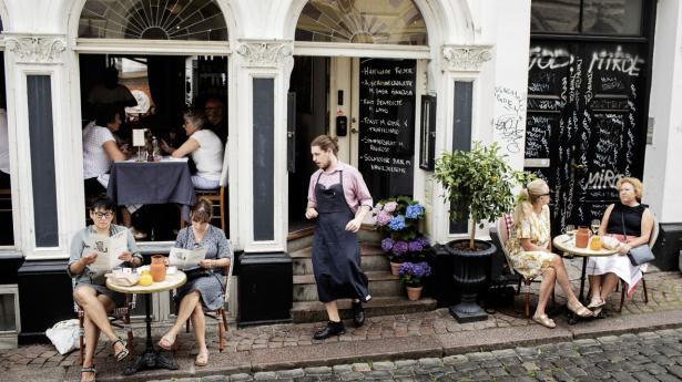 Små, lokale restauranter og caféer kan også komme med i gavekortfirmaernes kataloger. Arkivfoto: Tor Birk Trads