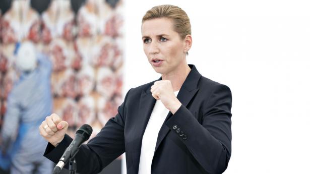 Statsminister Mette Frederiksen under dagens pressemøde på Danish Crowns slagteri i Horsens. Foto: Henning Bagger/Ritzau Scanpix