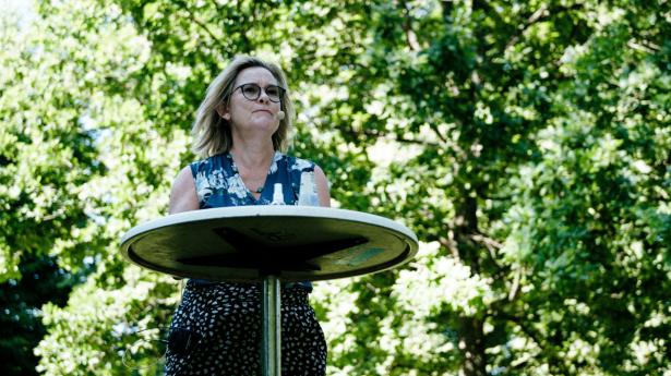 “Der er grund til at holde blikket stift rettet mod Storbritannien og tage bestik af deres erfaringer. De er et par uger foran os på et vigtigt opmærksomhedspunkt,” siger Lone Simonsen, pandemiforsker ved Roskilde Universitet og medlem af regeringens faglige referencegruppe. Arkivfoto: Malthe Ivarsson/Gonzales Photo/Ritzau Scanpix