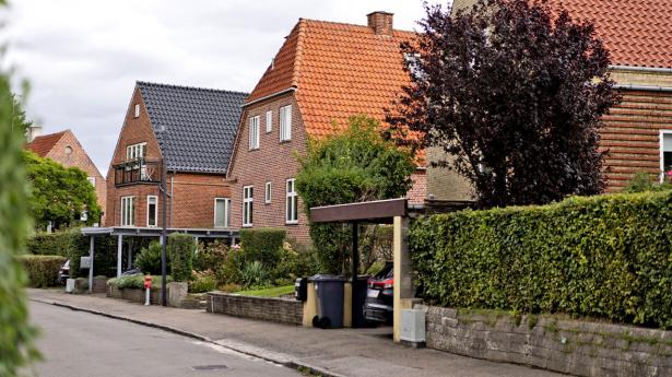 Boligmarkedet har været under pres i de seneste tre kvartaler – nu ser Nationalbanken lys for enden af tunnelen. Arkivfoto: Tobias Kobborg/Ritzau Scanpix