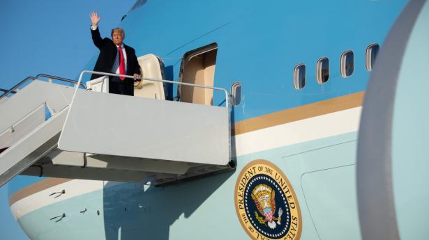 Air Force One er i disse uger flyvende valghovedkvarter for præsident Trump. Foto: Saul Loeb/AFP/Ritzau Scanpix
