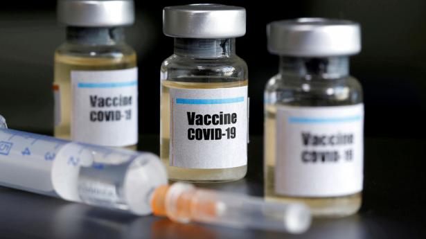 I Europa fik Novavax i december 2021 en betinget markedsføringstilladelse af vaccinen, idet Det Europæiske Lægemiddelagentur (EMA) vurderede, at fordelene ved vaccinen overstiger dens bivirkninger. Arkivfoto: Dado Ruvic/Reuters/Ritzau Scanpix