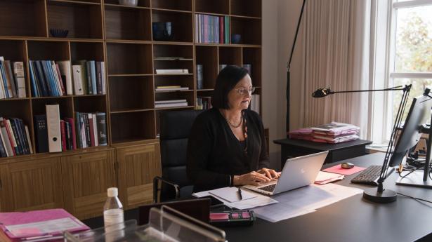 På trods af den økonomiske usikkerhed er huspriserne rekordhøje, fortæller Ane Arnth Jensen, viceadm. direktør i Finans Danmark. Foto: Sara Gangsted