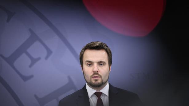 Erhvervsminister Simon Kollerup håber ikke, at bankerne har udnyttet situationen, når udsatte borgere har søgt lån med kommunegaranti i ryggen. Arkivfoto: Philip Davali/Ritzau Scanpix