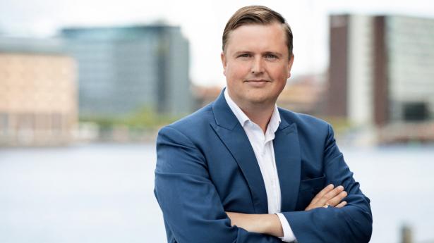 Absurd hvidvaskkontrol er skyld i, at flere mindre virksomheder søger mod udlandet for at få en erhvervskonto, mener Alexander L. Nepper fra SMV Danmark. PR-Foto