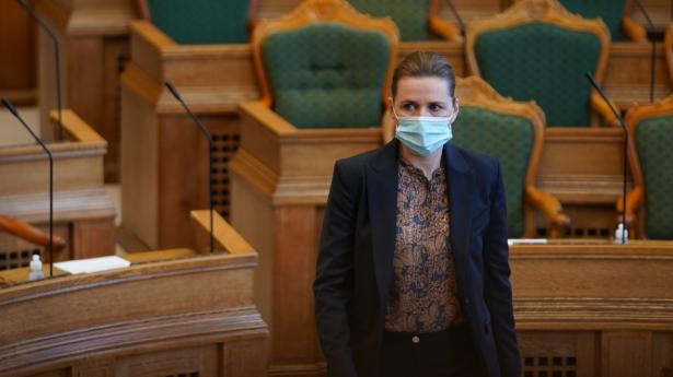 Som pandemien udvikler sig, bør det overvejes, om restriktionerne kan justeres. Foto: Emil Helms/Ritzau Scanpix