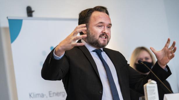 Der var højt humør, da klimaminister Dan Jørgensen (S) og et bredt flertal præsenterede planerne om en kunstig ø i Nordsøen. Arkivfoto: Martin Sylvest/Ritzau Scanpix 2021