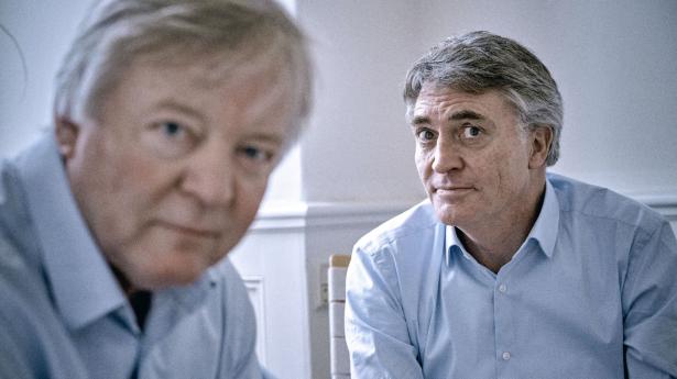 Afdelingscheferne i Finansministeriet, Lars Haagen Pedersen (t.v.) og Mads Kieler, har været helt afgørende for tilrettelæggelsen af finanspolitikken i Danmark i mange år.  Foto: Steven Achiam