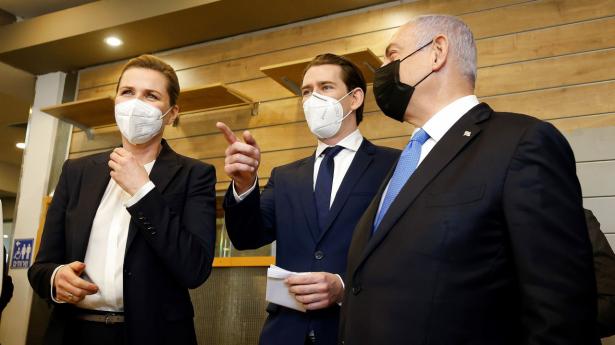 Mette Frederiksen sammen med Østrigs Sebastian Kurz og Israels Benjamin Netanyahu. Foto: Dragan Tatic/Østrigs kanslerkontor