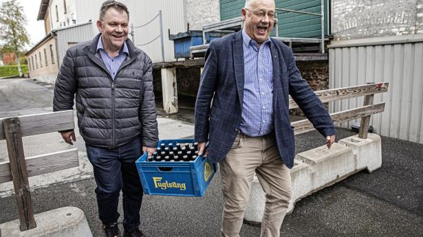 Kim Fuglsang (t.h.) og fætteren Henning Fuglsang har solgt det familieejede bryggeri Fuglsang til Royal Unibrew. Foto: Robert Attermann