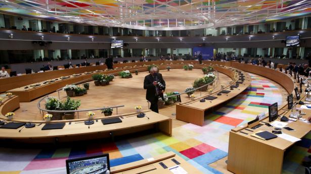 EU's stats- og regeringschefer er igen samlet til et fysisk topmøde i Bruxelles - for første gang siden december. Anholdelsen af en aktivist og systemkritiker i Hviderusland dominerede dagsordenen mandag aften. Foto: Yves Herman/Reuters/Ritzau Scanpix