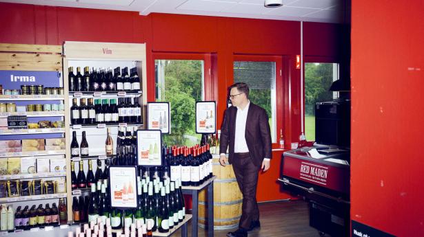 33-årige Jonas Hald Johansen bruger sin ledelsesstrategi "recruit, grow, flow" som ansvarlig for ca. 50 ansatte i Coop Danmark. Foto: Thomas Nielsen