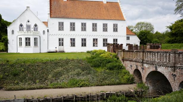 Herregården Nørre Vosborg med gourmetrestaurant og komfortable værelser ligger naturskønt mellem Vestkysten og Holsterbro. Foto: Astrid Dalum