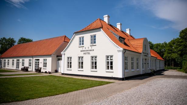 Den rejemad, pariserbøf og æblekage, som Børsens anmelder smagte, fører ikke til nogen anbefaling af Kongenshus Kro og Hotel. Foto: Morten Pedersen/Scanpix