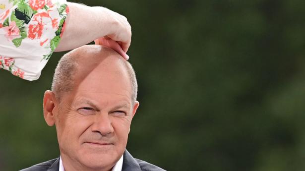 Finansminister Olaf Scholz, SPD, er kanslerkandidat, men har sit eget parti imod sin personlige popularitet. Foto: John Macdougall/AFP/Ritzau Scanpix