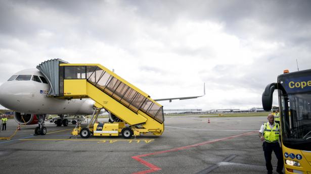 Et SAS-fly i Københavns Lufthavn. De to virksomheder har den danske stat som vigtig aktionær og hænger uløseligt sammen i et kunde-leverandørforhold. Arkivfoto: Mads Claus Rasmussen/Ritzau Scanpix