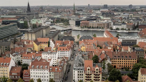 Priserne på ejerlejligheder i København steg med 0,8 pct. i oktober. Boligøkonom i Nykredit Mira Lie Nielsen mener, at boligejerne hasteindkøber lejligheder for tiden. Arkivfoto: Mathias Svold/Ritzau Scanpix