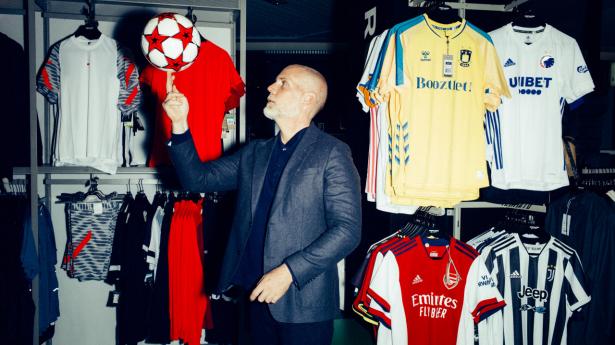 Andreas Holm blev oprindeligt headhuntet til Sportmaster som deltidssælger fra Stadium, hvor han var topsælger i Danmarks første Stadium-butik. Foto: Jeppe Bøje Nielsen