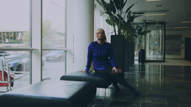 Anne-Louise Lindkvist, markeds- og kunderådgivningschef i Sampension, fortæller, at mange glemmer alt om pensionen, når de skifter job, og dermed risikerer de dobbeltbeskatning. Foto: Jonas Pryner Andersen