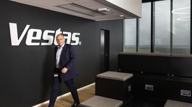 Vestas-topchef Henrik Andersen har flere gange slået fast, at selskabet vil hæve prisen på vindmøllerne. Det ser ud til at være lykkedes i andet kvartal, hvor selskabet dog samtidig leverer et stort underskud. Arkivfoto: Simon Fals