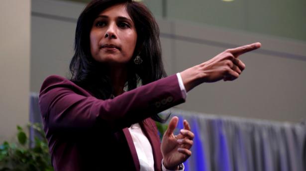 Faktorer som knas i forsyningskæder og stigende inflation fik IMF's cheføkonom Gita Gopinath og hendes team til at nedjustere deres prognose for de udviklede økonomier tirsdag. Arkivfoto: James Lawler Duggan/Reuters/Ritzau Scanpix