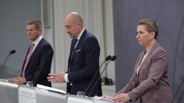 Statsminister Mette Frederiksen holder pressemøde om corona situationen i Spejlsalen mandag den 8. november 2021. Arkivfoto: Olafur Steinar Gestsson/Ritzau Scanpix