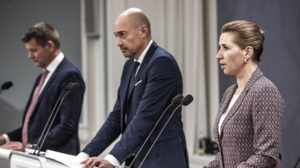 Statsminister Mette Frederiksen holder pressemøde om corona situationen i Spejlsalen mandag den 8. november 2021.. Arkivfoto: Ólafur Steinar Rye Gestsson/Ritzau Scanpix
