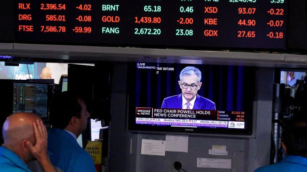 Jerome Powell, chef for den amerikanske centralbank, Fed, har indikeret, at rentestigninger er på vej i 2022. Det kan påvirke obligationer negativt. Arkivfoto: Reuters/Brendan McDermid