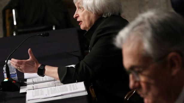 Finansminister i USA og tidligere Fed-chef, Janet Yellen, og nuværende Fed-chef, Jerome Powell, skal bringe gælden ned. Arkivfoto: Alex Wong/AFP/Ritzau Scanpix
