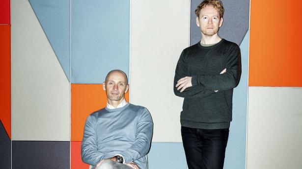 Venneparret, restauratør Jesper Boelskifte (t.v.) og designer Johannes Torpe, åbner ny restaurant midt i København. Tanken er international stil med fokus på italiensk-japansk mad. Foto: Nina Pilgaard