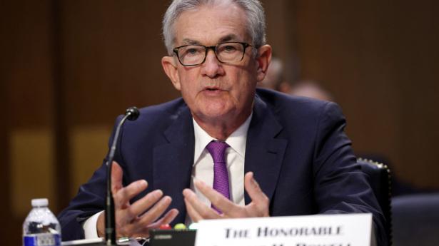 Federal Reserve-chefen Jerome Powell erkender stor usikkerhed om omikronvarianten af covid-19, men han siger, at den ikke er grund til at forhindre en stramning af pengepolitikken i USA. Arkivfoto: Pool/Reuters/Ritzau Scanpix
