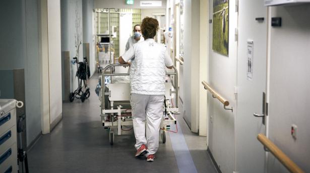 Antallet, der har sygeplejerskeuddannelsen som førsteprioritet, er faldet de senere år. Arkivfoto: Niels Ahlmann Olesen/Ritzau Scanpix