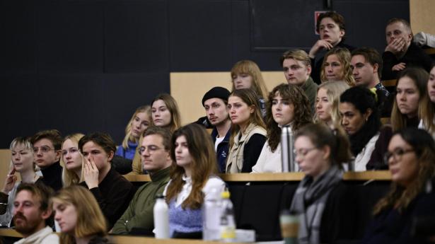 Regeringen vil reducere optaget på universiteterne, men det hænger dårligt sammen med udviklingen på arbejdsmarkedet, hvor efterspørgslen efter kandidater er voksende, mener Martin Laurbjerg. Arkivfoto: Philip Davali/Ritzau Scanpix