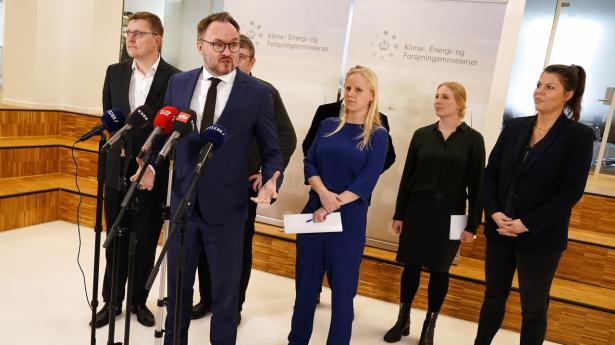 Doorstep i Klimaministeriet om indgåelse af politisk aftale om varmecheck og grøn varme. Foto: Liselotte Sabroe/Ritzau Scanpix