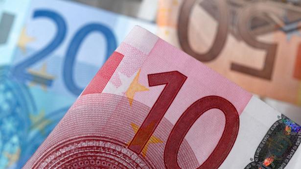 Fra den 1. marts bliver det 77 pct. dyrere at veksle euro for erhvervskunder i Danske Bank. Arkivfoto: Dado Ruvic/Reuters/Ritzau Scanpix