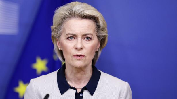 EU-Kommissionens formand, Ursula von der Leyen, varslede torsdag, at der kan komme sanktioner mod russiske banker. Foto: Pool/Reuters/Ritzau Scanpix