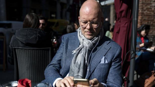 “Vi har behov for at være til stede i flere markeder – både i forhold til talent og kunder,” siger Klavs Valskov, partner og kommerciel direktør i Frankly. Virksomheden har kontorer i København, Vilnius og Bologna. Foto: Nina Pilgaard