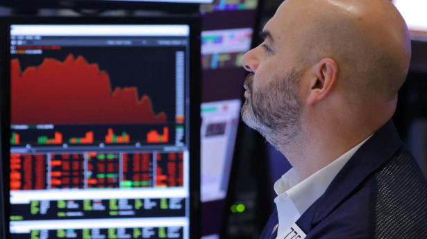En turbulent handelsdag på de amerikanske aktiemarkeder er slut, og det endte - som der havde været udsigt til hele dagen - med kraftige fald til aktierne. Arkivfoto: Andrew Kelly/Reuters/Ritzau Scanpix