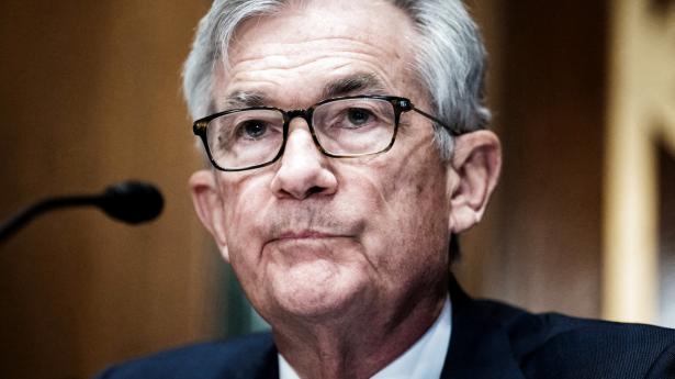 Hvad nu, Jerome Powell? Fed's chef skal gå en svær balancegang på rentepolitikken efter dagens inflationstal. Arkivfoto: Jim Watson/AFP/Ritzau Scanpix